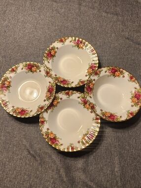 SET OF FOUR Royal Albert Old Country Roses 8" Pasta / Soup Bowls